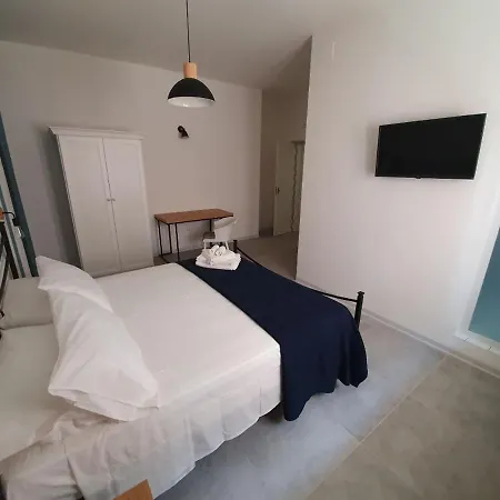 Bed and breakfast A Due Passi Scalea